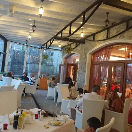 Generaator House Villa *
